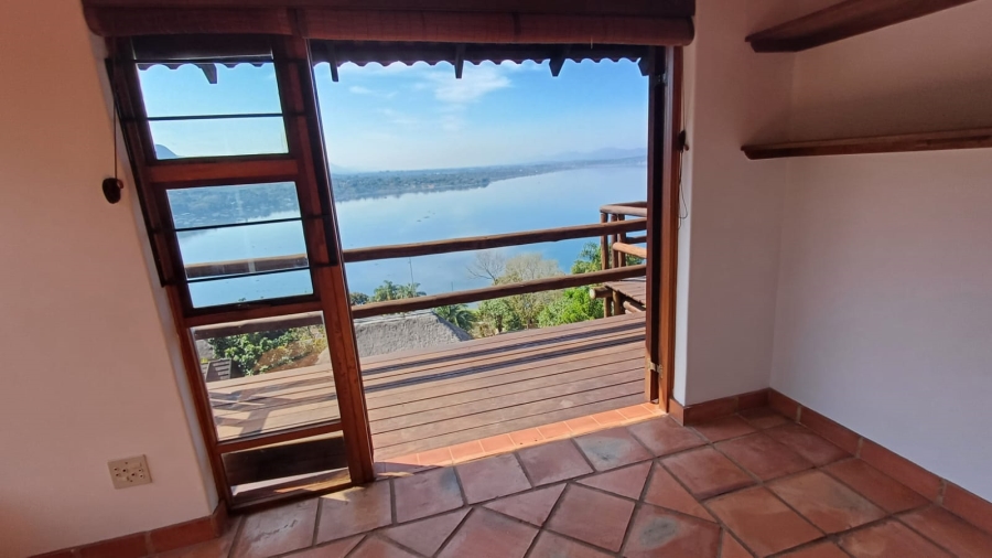4 Bedroom Property for Sale in Kosmos North West